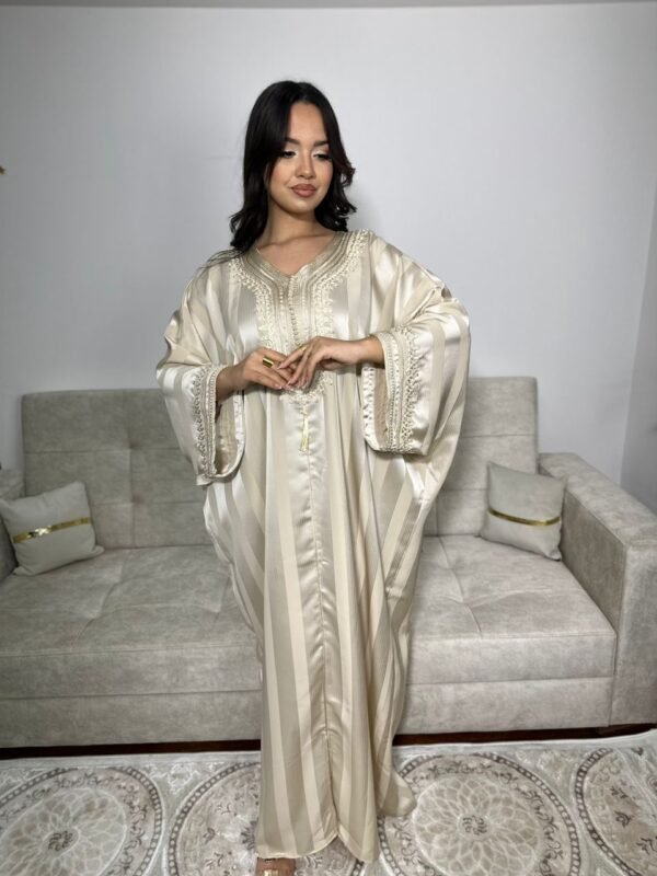 Robe isabella – Image 4